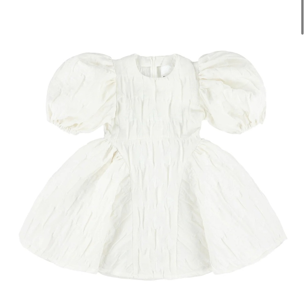 Caroline Bosmans

Off White Heart Puff Dress  size 4 used once
